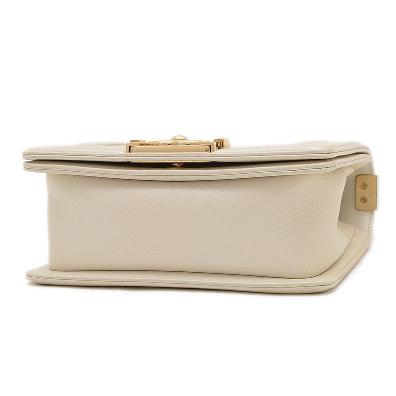 ボーイシャネル チェーンショルダー カーフ パールホワイト ゴールド金具 AS3018 ショルダーバッグ