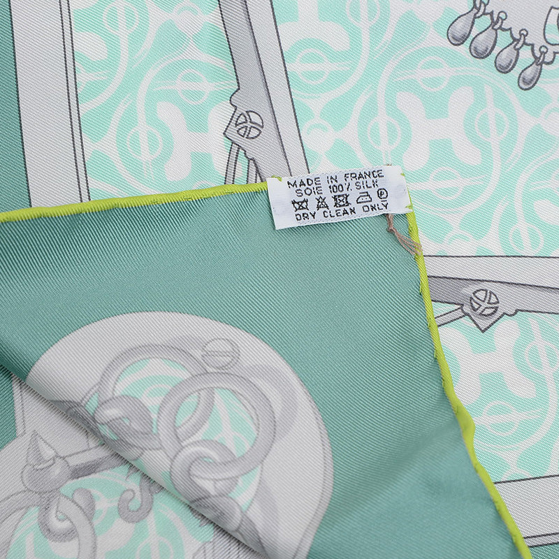 カレ90 スカーフ 馬銜と鎖 グリーン系 シルク100% スカーフ