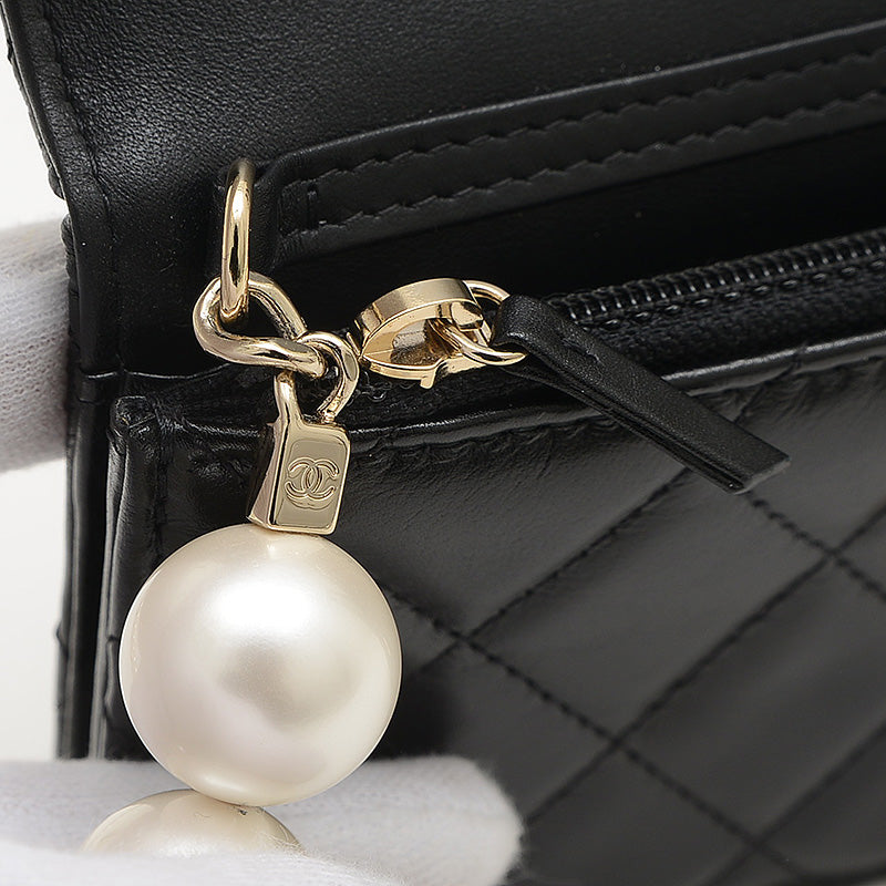 ラムスキン パール チェーンウォレット ブラック AP1839 長財布