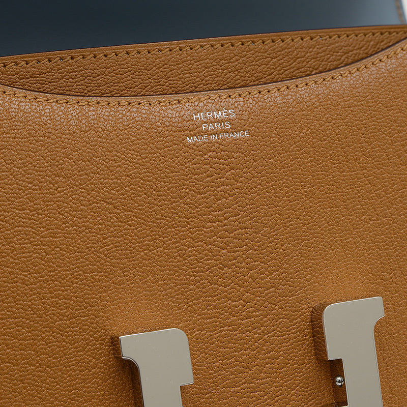 コンスタンス ミニ 18 ミロワール ヴェルソ シェーブル セサミ シルバー金具 W刻印 ショルダーバッグ