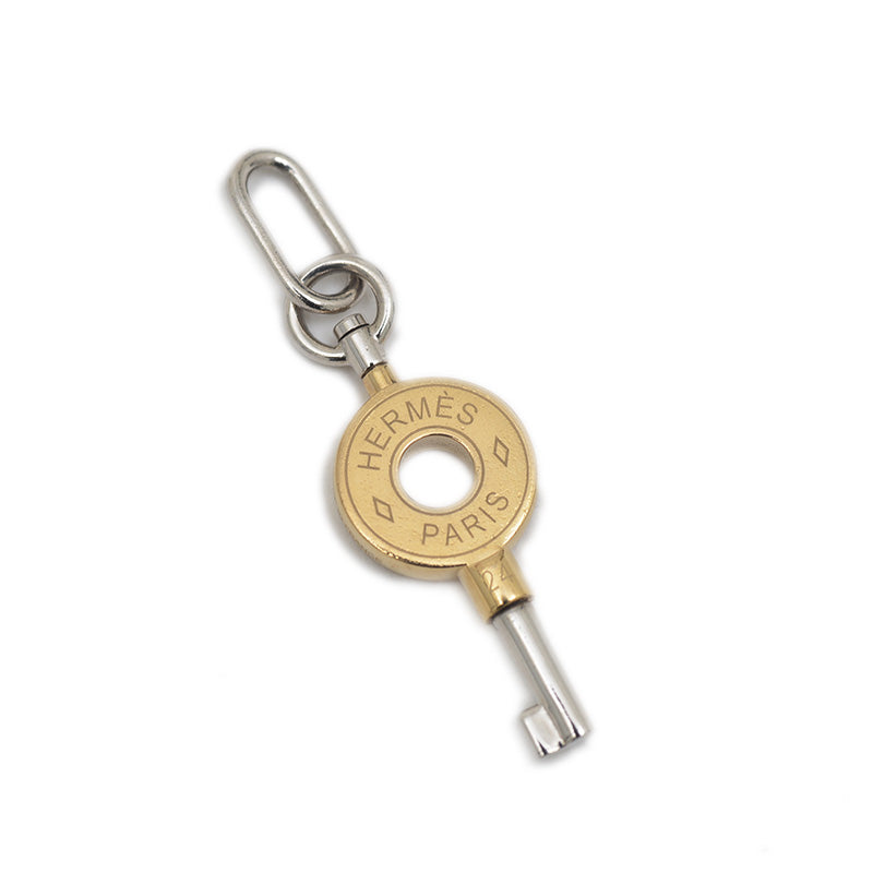 キュリオジテ キーチャーム ペンダントトップ ゴールド/シルバー ペンダントトップ