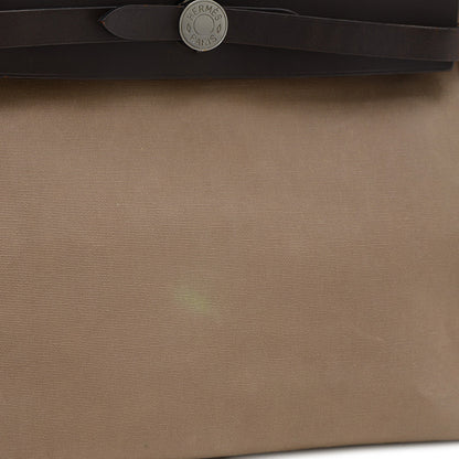 エールバッグジップ PM トワルオフィシエ/カーフ ベージュ/ブラウン T刻印 ショルダーバッグ