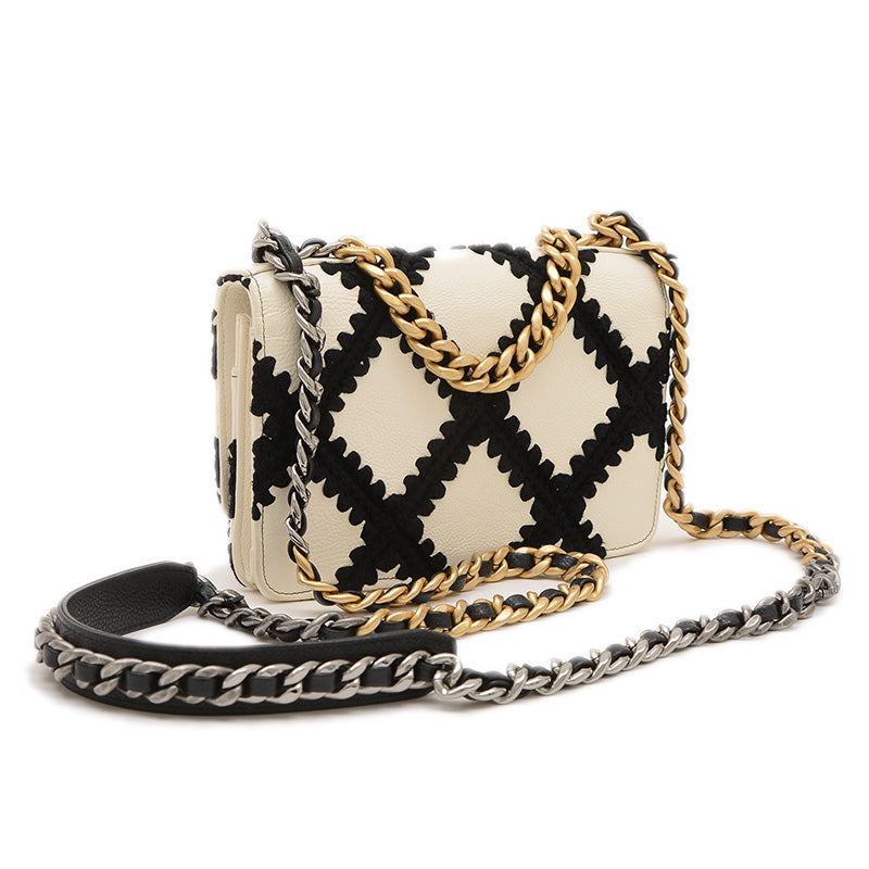 シャネル19 チェーンウォレット レザー/コットン ホワイト/ブラック AP3267 ショルダーバッグ