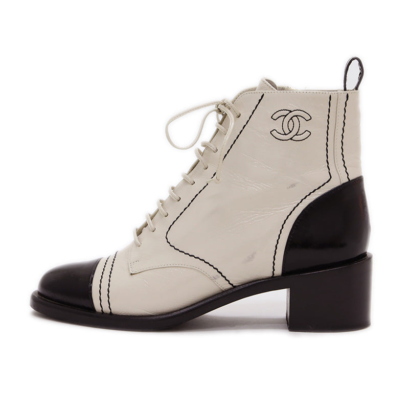 ショートブーツ ココマーク パテントレザー アイボリー/ブラック #36.5 G34643 ブーツ