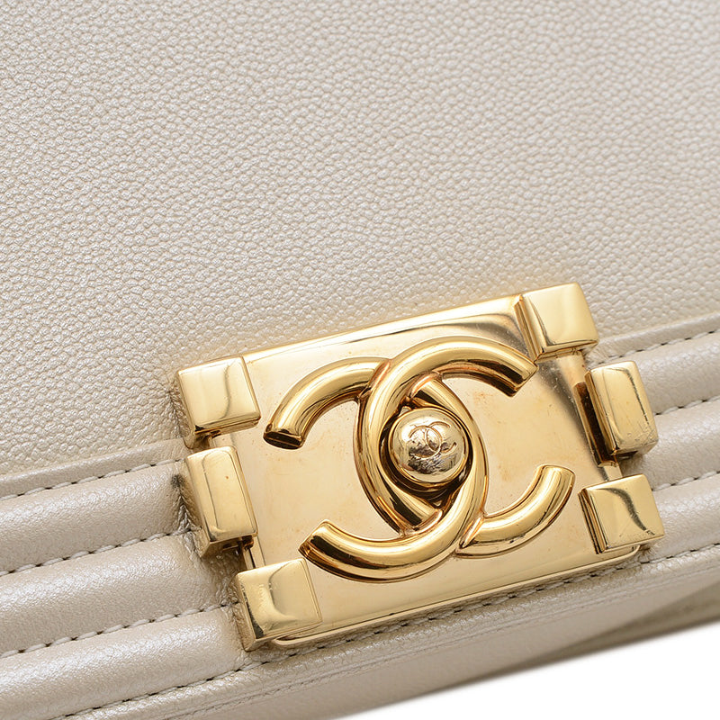 ボーイシャネル チェーンショルダー カーフ パールホワイト ゴールド金具 AS3018 ショルダーバッグ