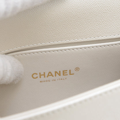 ボーイシャネル チェーンショルダー カーフ パールホワイト ゴールド金具 AS3018 ショルダーバッグ