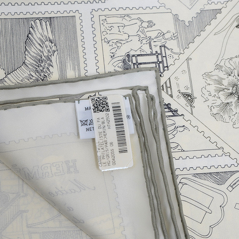 カレ90 フォーブルの切手愛好家 シルク グレー/パーシュマン/ホワイト スカーフ