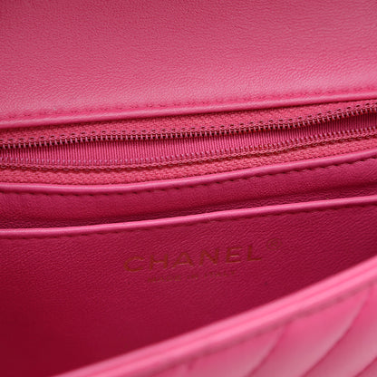 シェブロン ミニ チェーンショルダーバッグ ピンク ラムスキン A35200 ショルダーバッグ