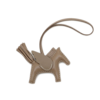 ロデオ ペガサス PM バッグチャーム エトゥープ W刻印 バッグチャーム