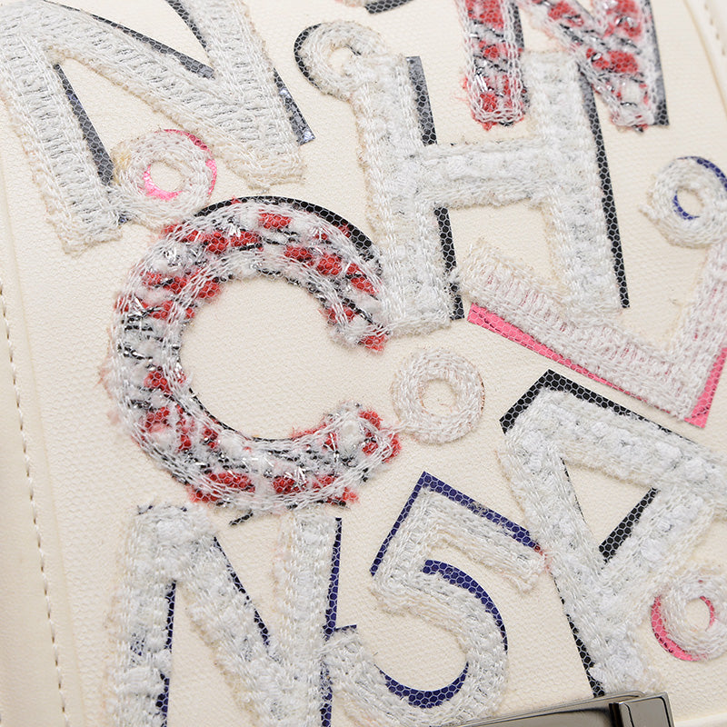 ボーイシャネル チェーンショルダー レザー/キャンバス ホワイト AS3018 ショルダーバッグ