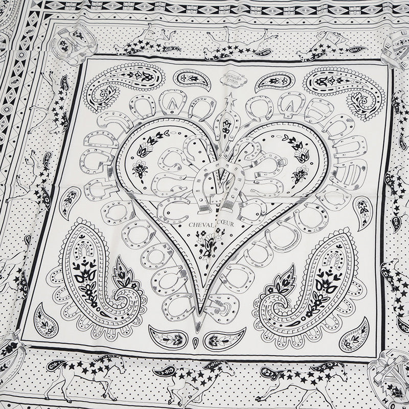 カレ140 カレジェアン ショール シュヴァル ドゥ クール バンダナ ブラン/ブラック スカーフ