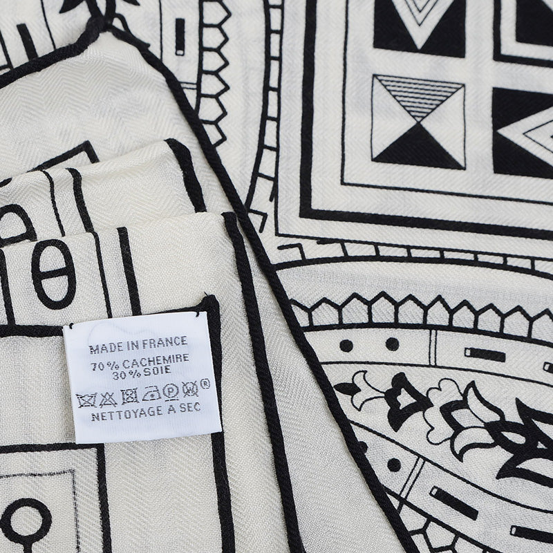 カレ140 カレジェアン ショール シュヴァル ドゥ クール バンダナ ブラン/ブラック スカーフ