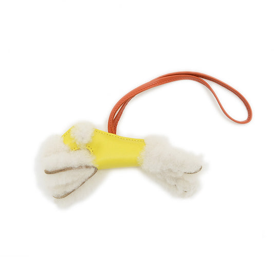 バディ バッグチャーム アニューミロ/ムートン ライム/コーネリアン/エクリュ U刻印 バッグチャーム