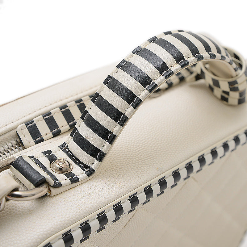 CCフィリグリー バニティ 2WAYバッグ キャビアスキン ホワイト/ブラック A93343 ショルダーバッグ