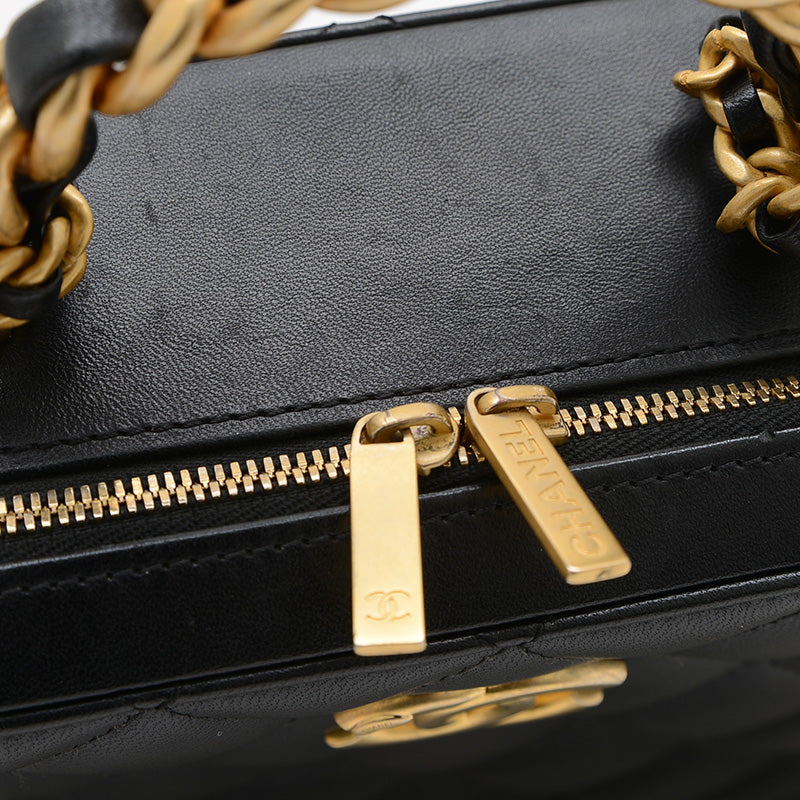 マトラッセ バニティ チェーンショルダー ラムスキン ブラック ゴールド金具 AS3319 ショルダーバッグ