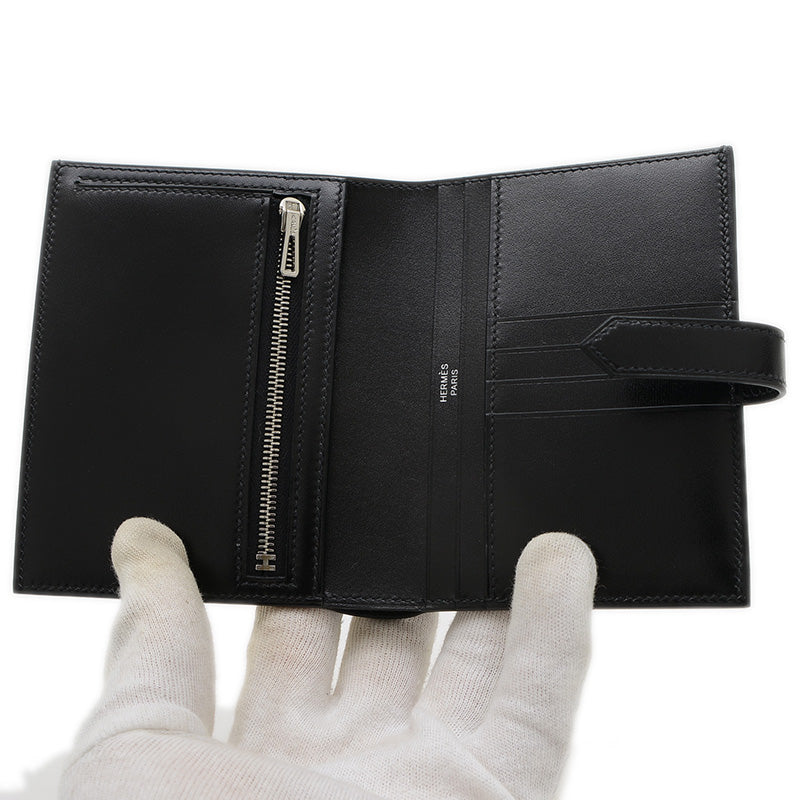 ベアンコンパクト モノクローム ボックスカーフ ソーブラック ブラック金具 W刻印 二つ折り財布