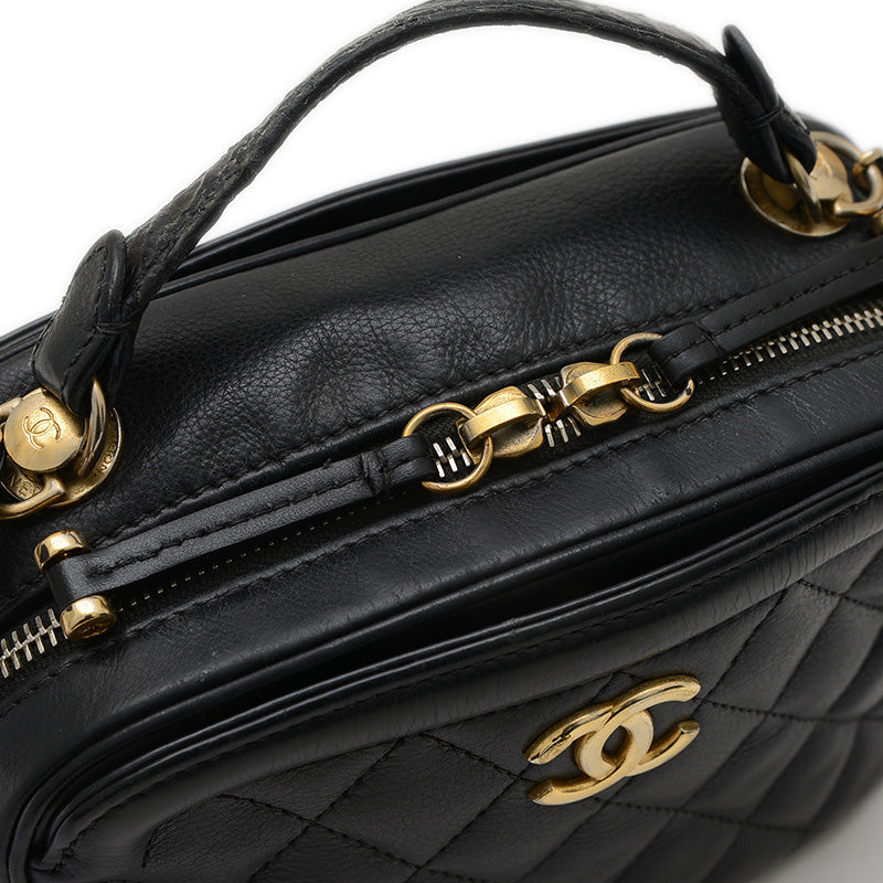 マトラッセ チェーンショルダーバッグ ブラック ラムスキン ゴールド金具 AS3221 ハンドバッグ